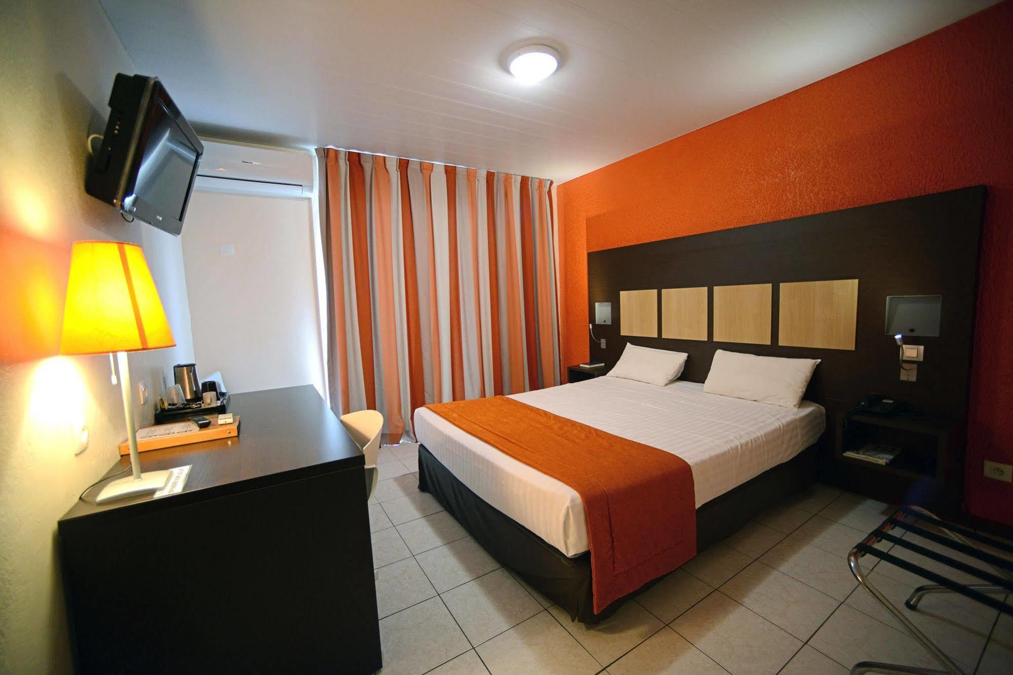 Central Hotel 카옌 외부 사진